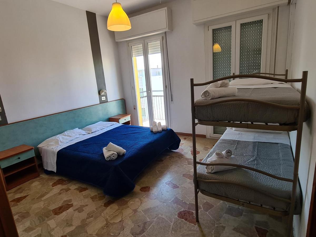 Hotel Ariosto Rimini Exteriör bild