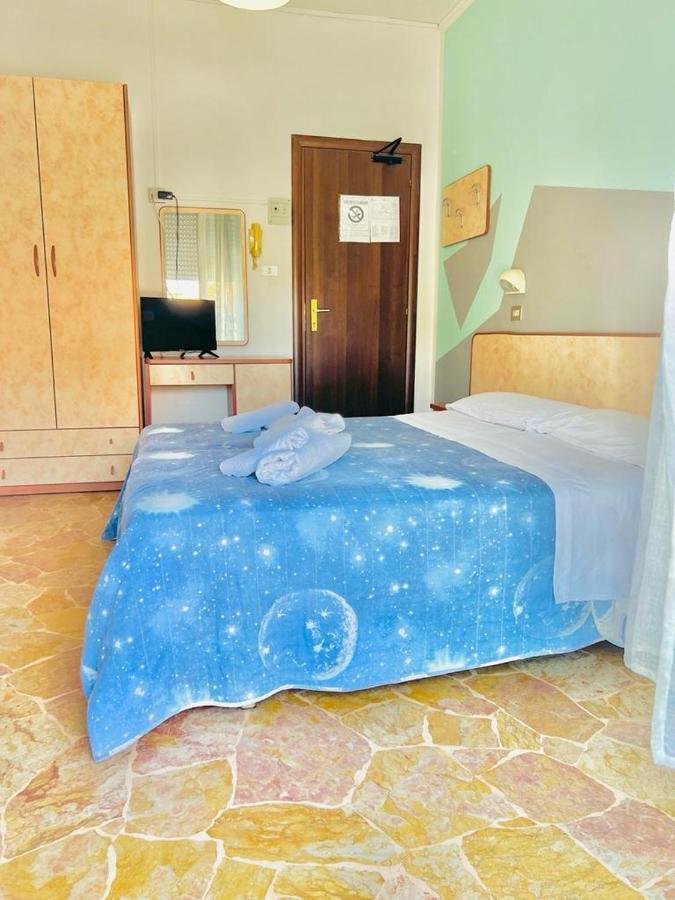 Hotel Ariosto Rimini Exteriör bild