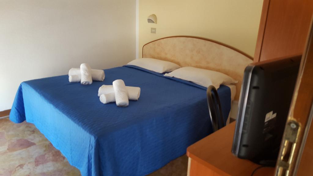 Hotel Ariosto Rimini Exteriör bild